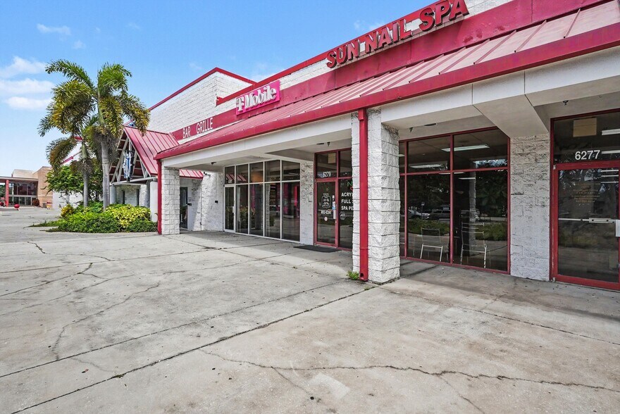 More Photos Of 6295 Waters Ave, Tampa Unknown For Lease