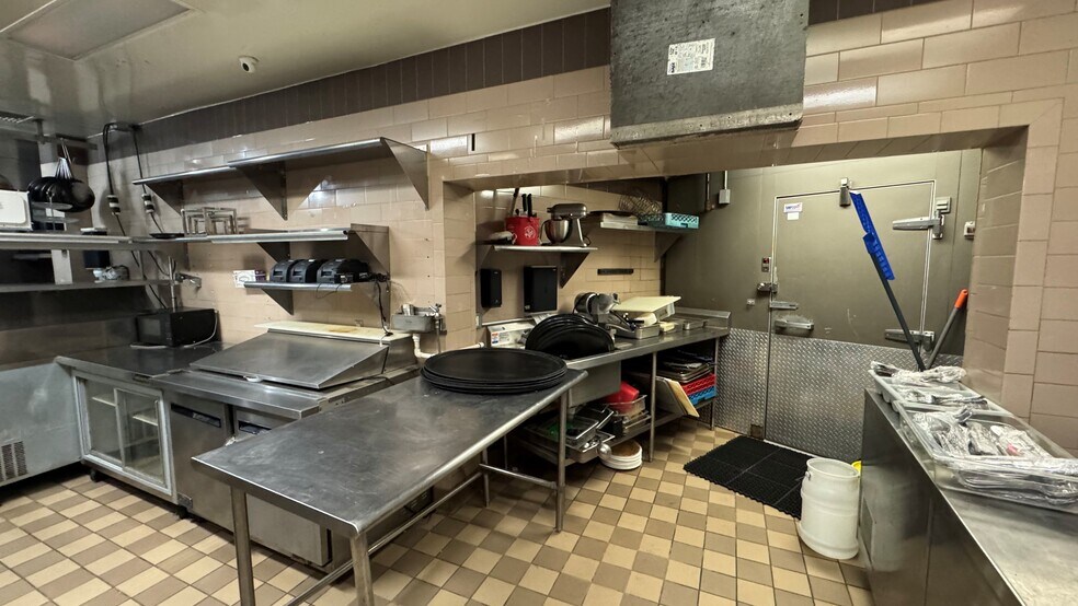 More Photos Of 154 W Broadway, Port Jefferson Restaurant For Lease