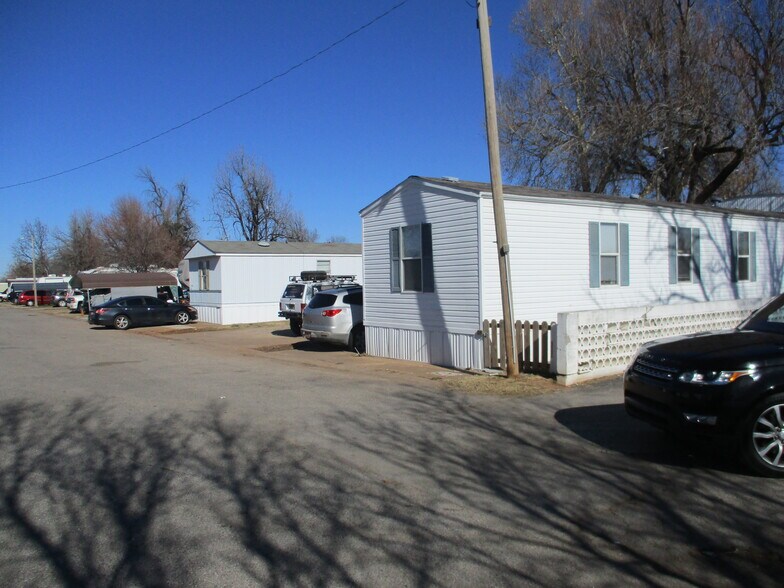 More Photos Of 56 Eastbrook Ter, Del City Manufactured Housing Mobile Home Park For Sale