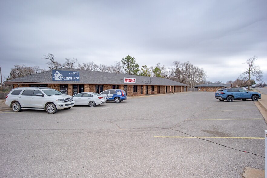 More Photos Of 1108 N Washington St, Weatherford Medical For Sale