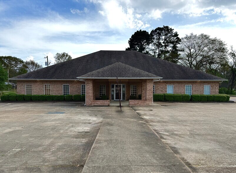 Primary Photo Of 1423 Palmetto Rd, Tupelo Healthcare For Sale