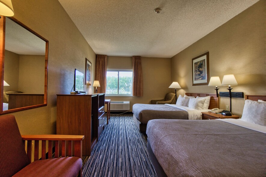 More Photos Of 7860 6th St, Wellington Hotel For Sale