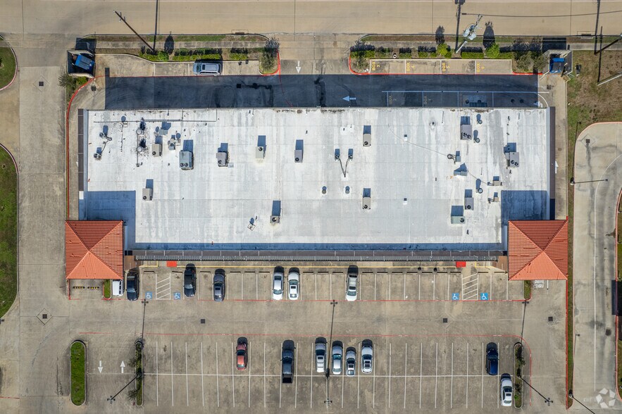More Photos Of 4001 S Sam Houston Pky, Houston Storefront For Lease