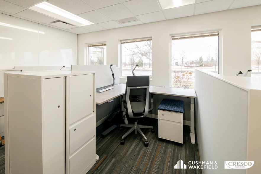 More Photos Of 25111-25175 Country Club Blvd, North Olmsted Office For Lease
