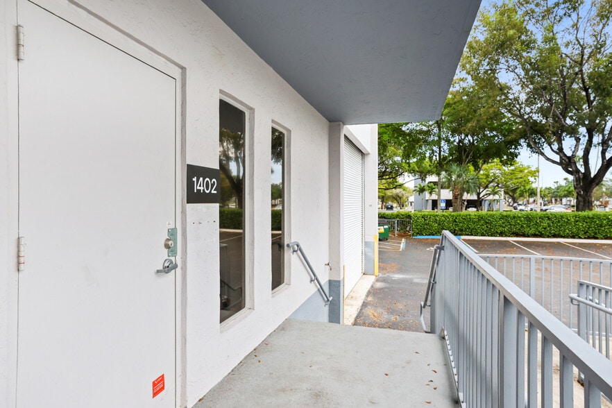 More Photos Of 1400-1466 NW 82nd Ave, Doral Refrigeration Cold Storage For Lease