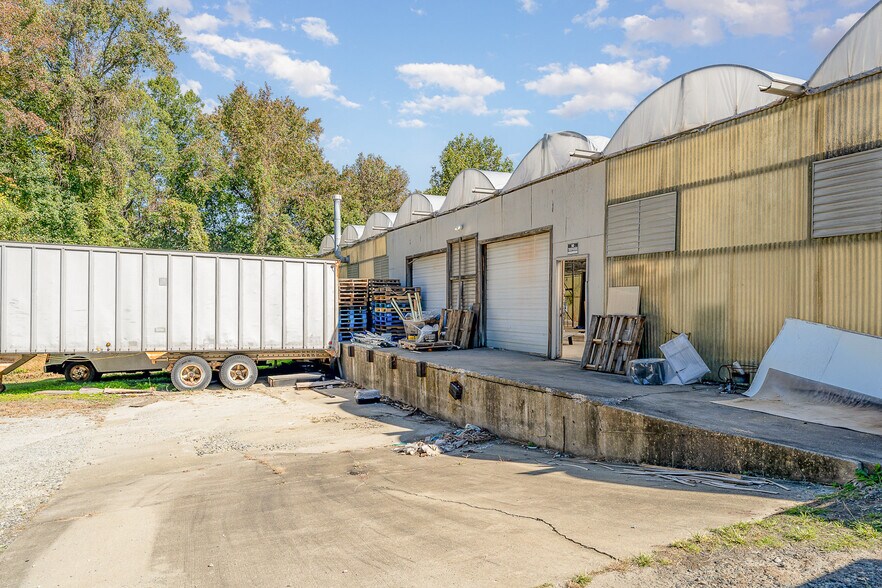 More Photos Of 1308 Starr Dr, High Point Service For Lease