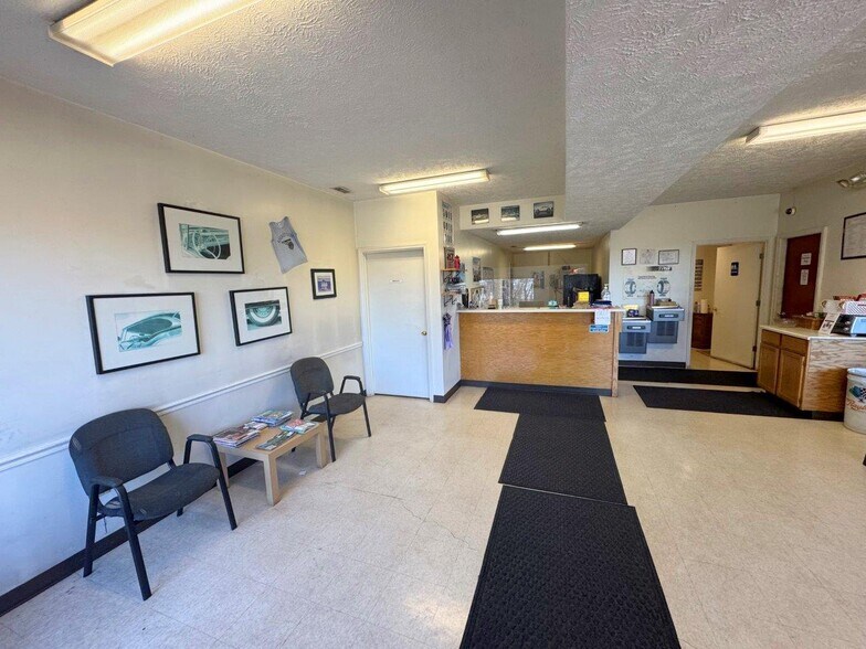 More Photos Of 2841 Old Franklin Tpke, Rocky Mount Auto Repair For Sale