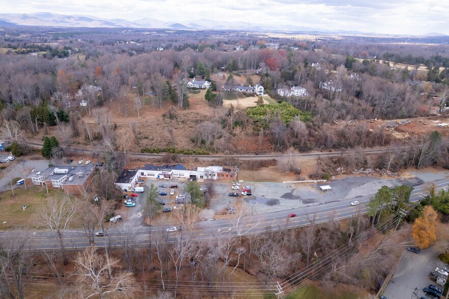 More Photos Of 2845 Ivy Rd, Charlottesville Service For Sale