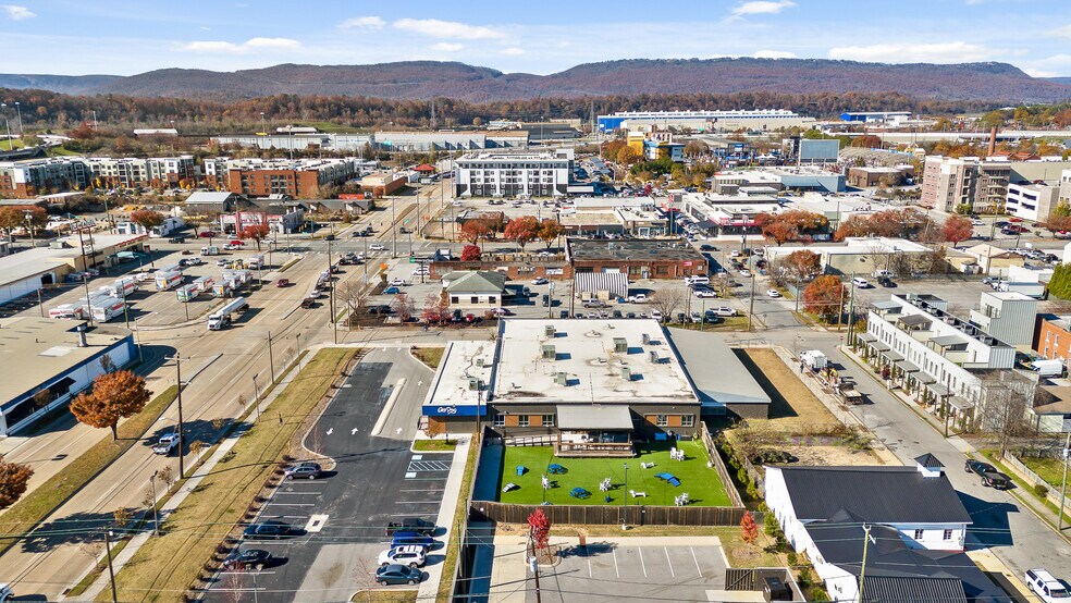 More Photos Of 255 W 20th St, Chattanooga Office For Sale