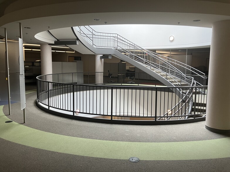 More Photos Of 40 W 2nd St, Dayton Office For Sale