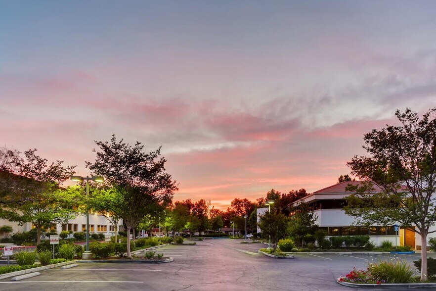 More Photos Of 1220 La Venta Dr, Westlake Village Medical For Lease