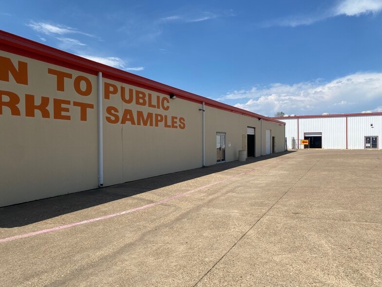 More Photos Of 1841 W Division St, Arlington Warehouse For Sale