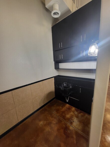 More Photos Of 669 Pioneer Rd, Rexburg General Retail For Lease