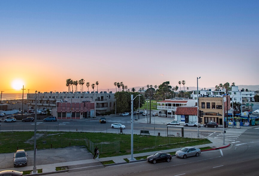 More Photos Of 179-181 Culver Blvd, Playa Del Rey Office Residential For Sale