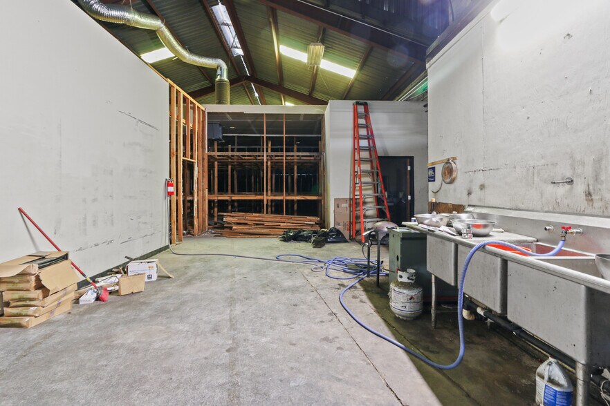 More Photos Of 1410-1412 Elwood St, Los Angeles Warehouse For Sale