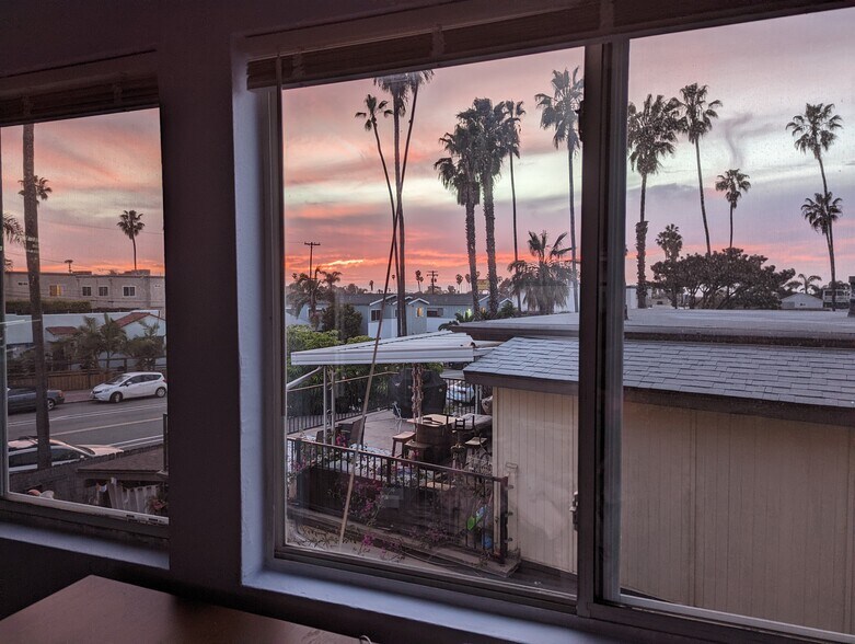 More Photos Of 4934-4936 W Point Loma Blvd, San Diego Apartments For Sale