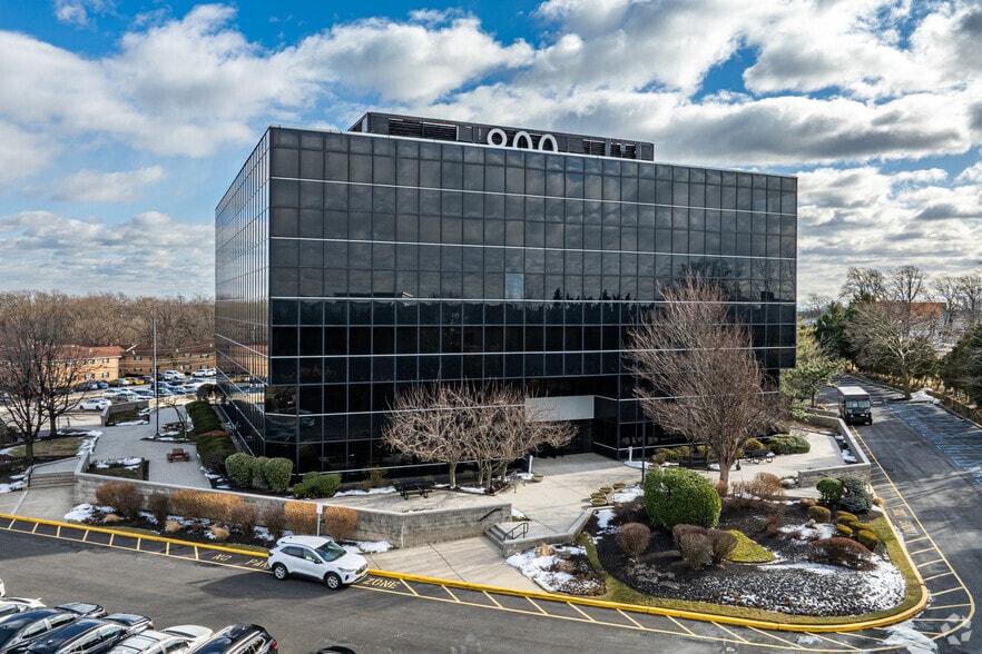 More Photos Of 900 US Highway 9 N, Woodbridge Office For Lease