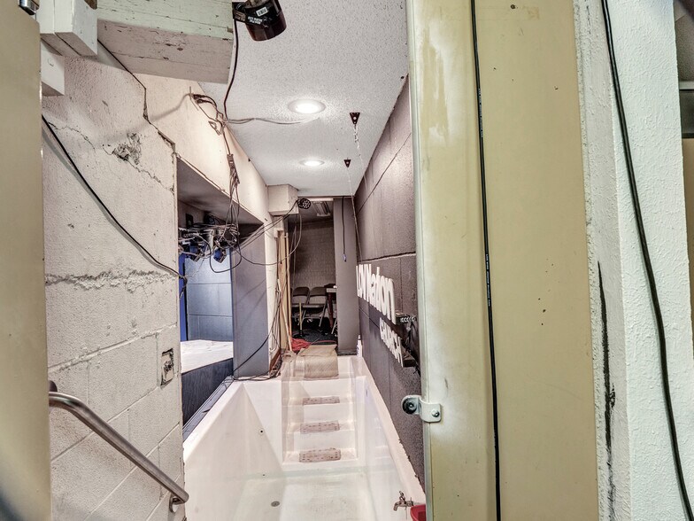 More Photos Of 824 W Pipeline Rd, Hurst Religious Facility For Sale