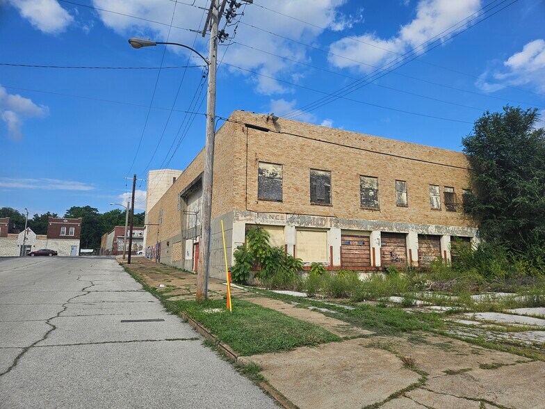 More Photos Of 1466 Evergreen Ave, Saint Louis Warehouse For Sale