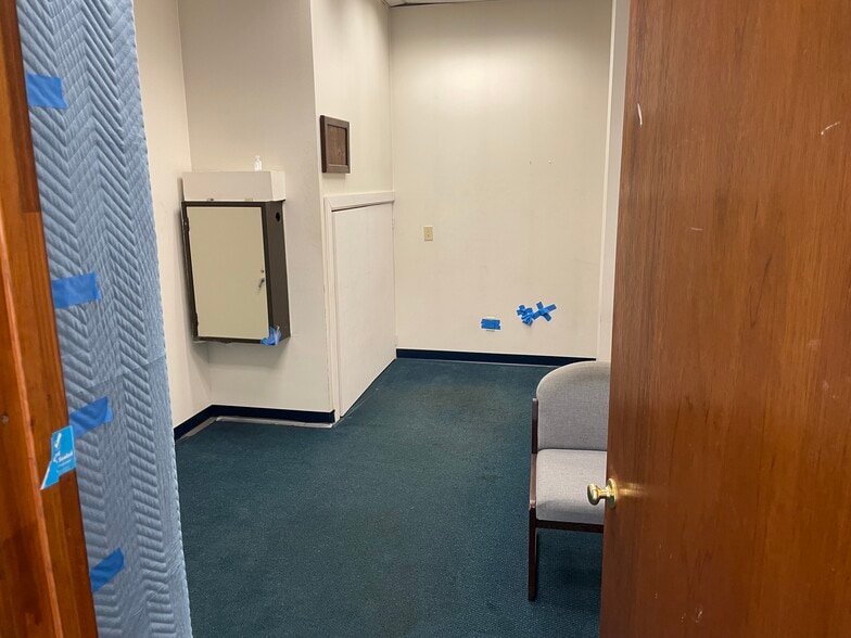 More Photos Of 4865 Arthur Kill Rd, Staten Island Warehouse For Sale