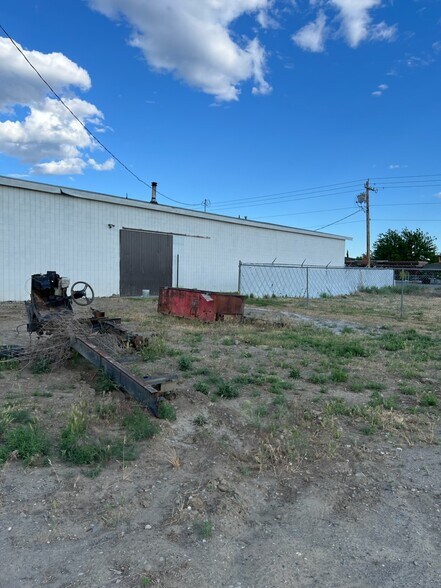 More Photos Of 2676 Van Giesen St, Richland Industrial For Sale
