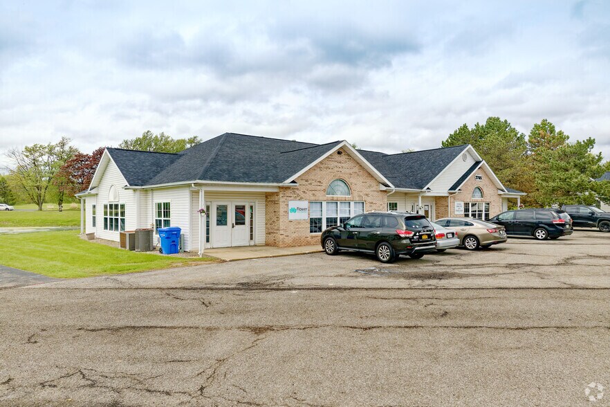 More Photos Of 2735-2775 Buffalo Rd, Rochester Medical For Lease