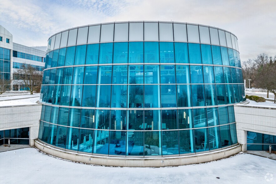 More Photos Of 6300 Wilson Mills Rd, Mayfield Village Office For Sale