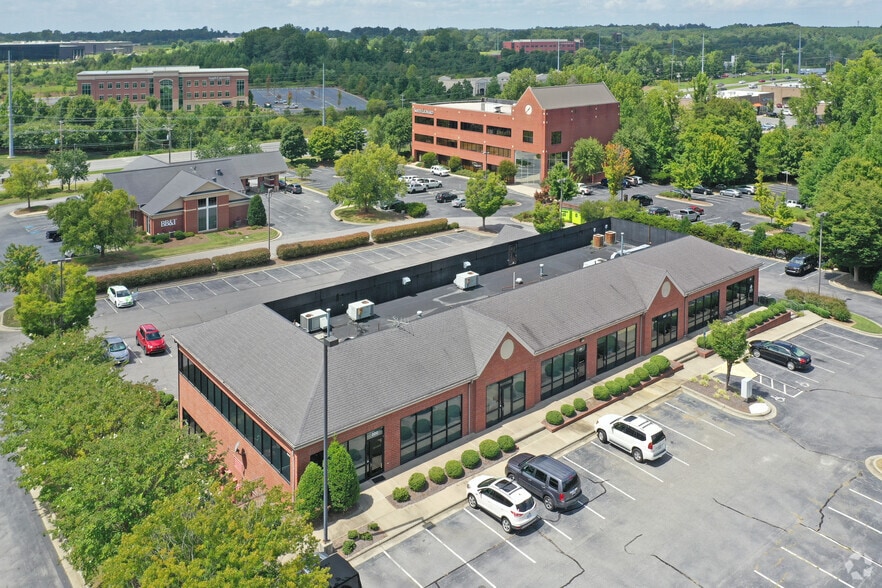 More Photos Of 4045 Premier Dr, High Point Office For Lease
