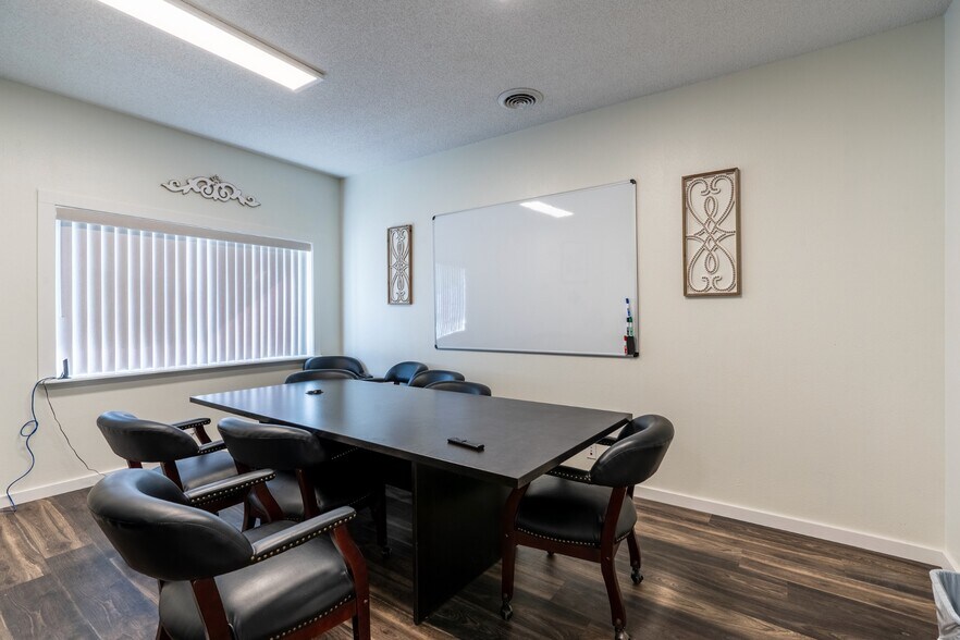 More Photos Of 112 N Chicago St, Hot Springs Light Distribution For Sale