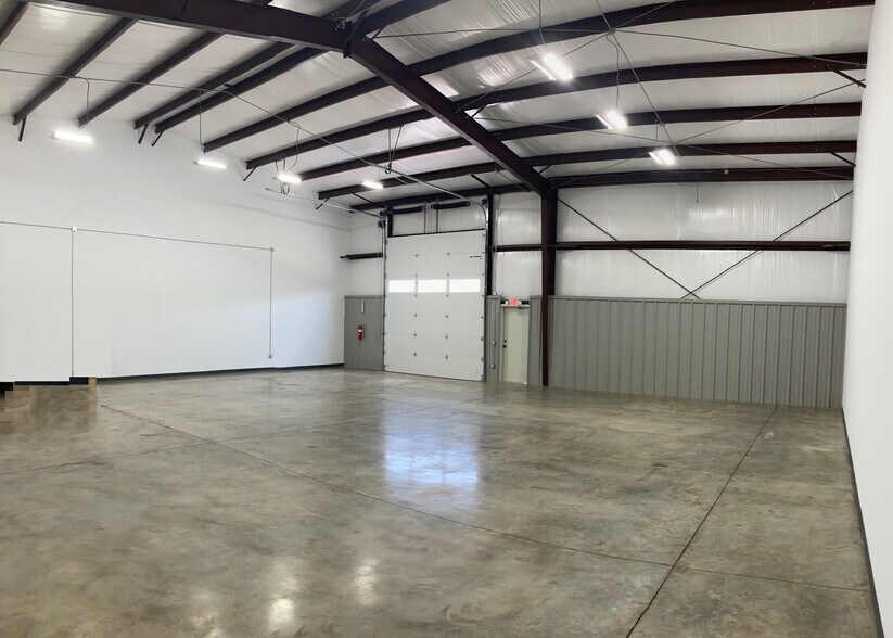 More Photos Of 3301 Malibu Dr, Jonesboro Light Distribution For Lease