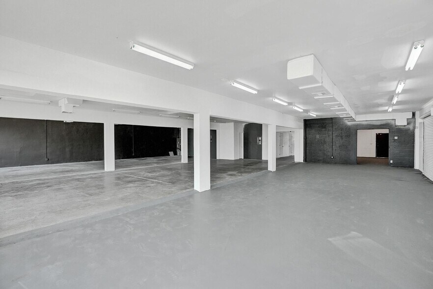 More Photos Of 3055-3057 Broward Blvd, Fort Lauderdale Storefront Retail Office For Sale