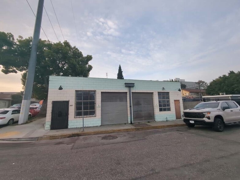 More Photos Of 702 Vesta St, Inglewood Manufacturing For Sale