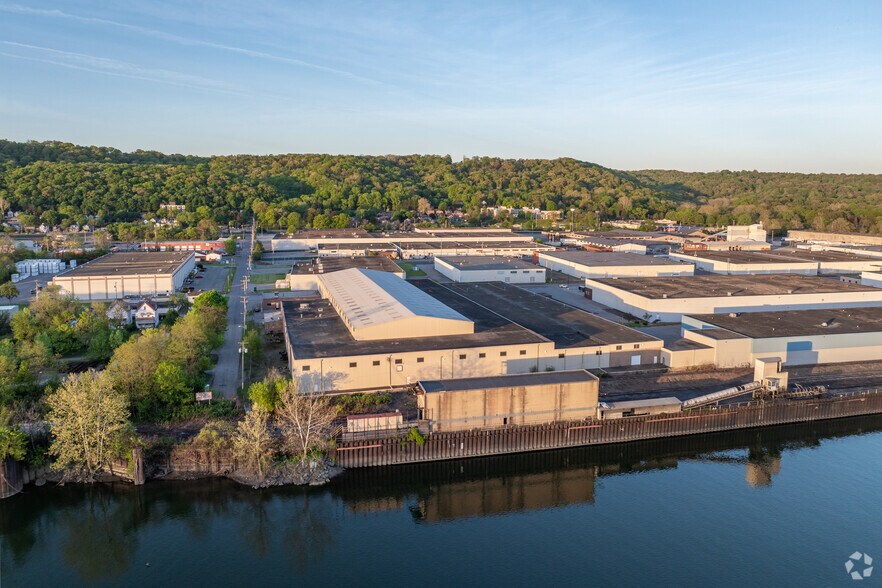More Photos Of 535 Avenue C, Leetsdale Warehouse For Lease