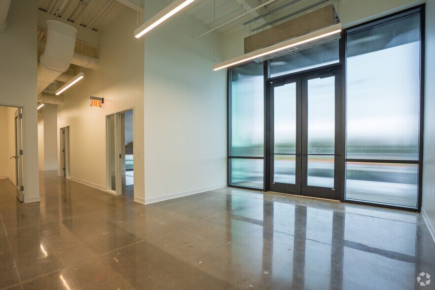 More Photos Of 2200-2300 SE Loop 820 Hwy, Fort Worth Unknown For Lease