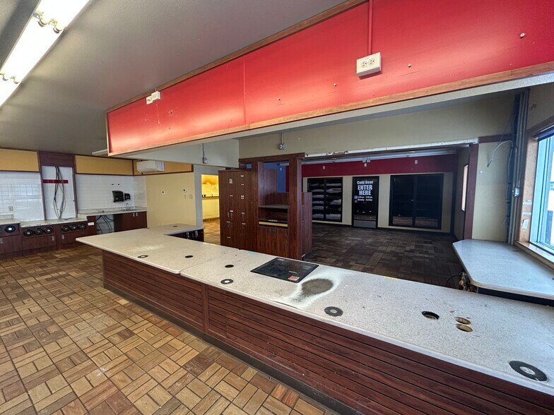 More Photos Of 1825 E Main St, Reedsburg Convenience Store For Sale