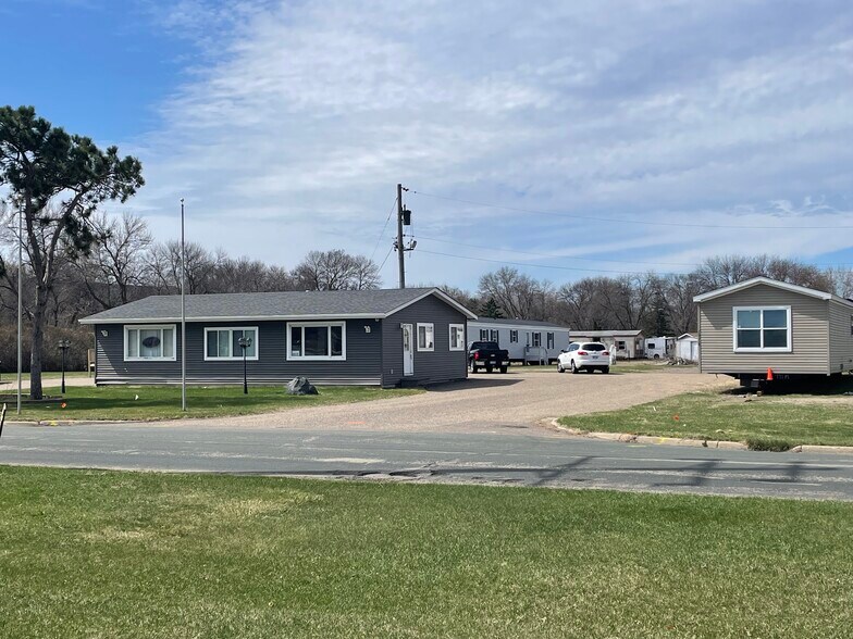 More Photos Of 9550 NE Central Ave, Blaine General Retail For Sale