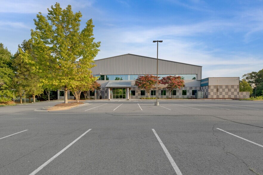 More Photos Of 10021 Balls Ford Rd, Manassas Office For Lease