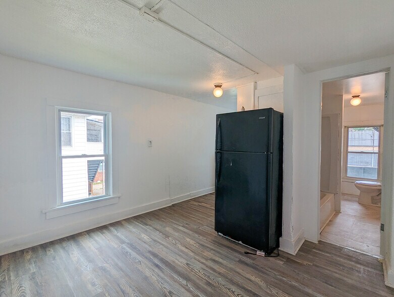 More Photos Of 105 Madison Ave, Endicott Apartments For Sale