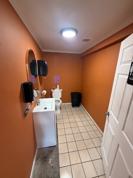 More Photos Of 1500 Bertha St, Key West Restaurant For Lease