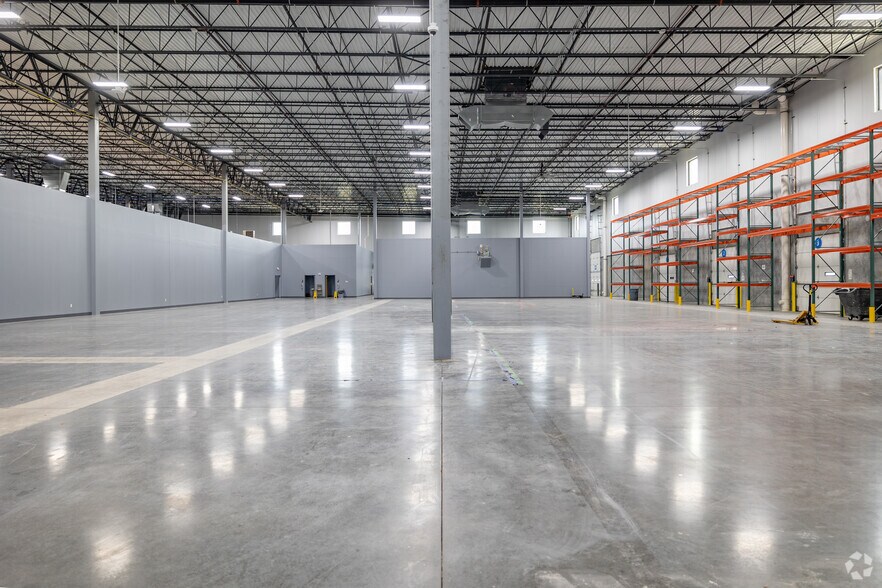 More Photos Of 12415 Old Lagrange Rd, Louisville Warehouse For Lease