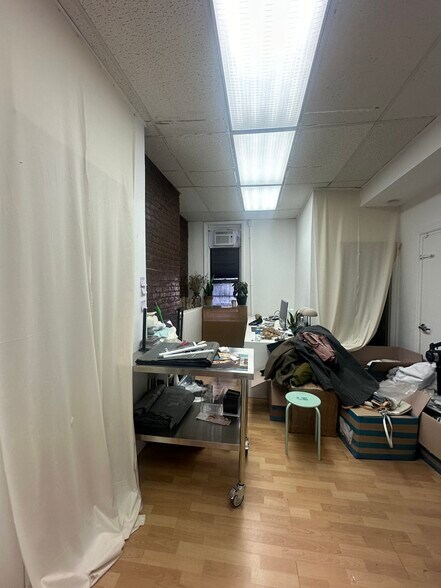 More Photos Of 445-447 W 50th St, New York Apartments For Lease