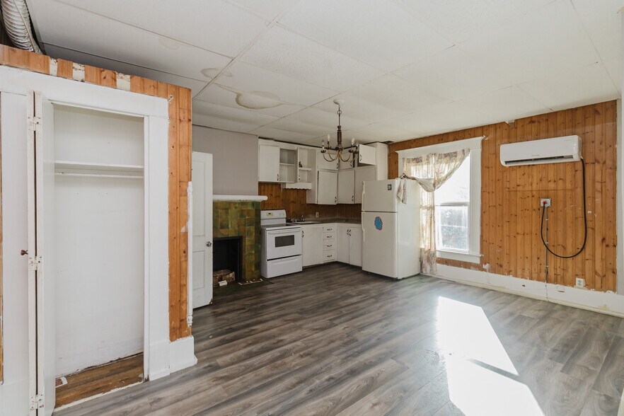 More Photos Of 638 N Broadway Ave, Wichita Multifamily For Sale