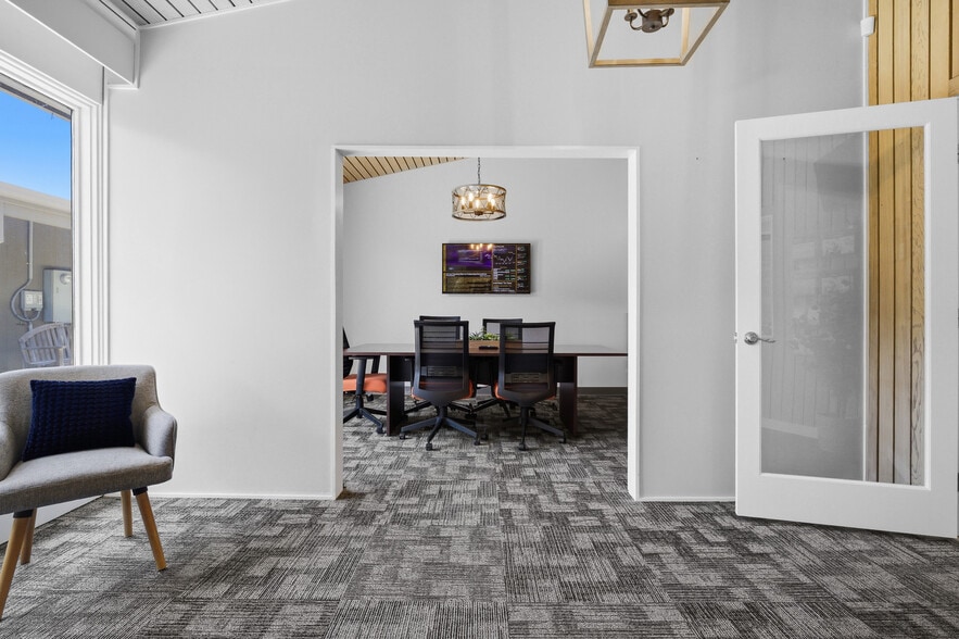 More Photos Of 360 Plaza Dr, Columbus Medical For Sale