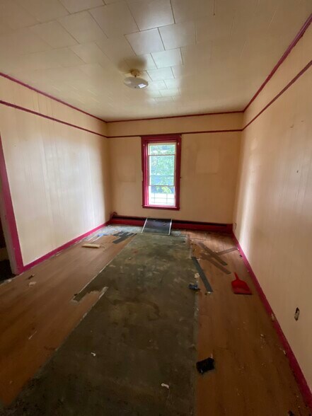 More Photos Of 2764 Gottingen St, Halifax Restaurant For Lease