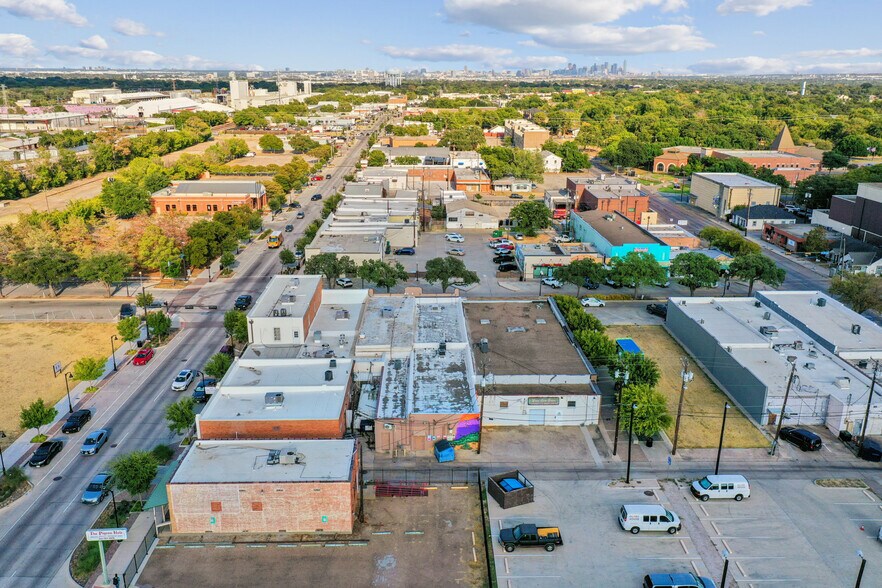 More Photos Of 109-111 S Main St, Irving Restaurant For Sale