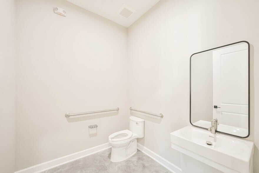 More Photos Of 1325 Main St, Katy Office Residential For Lease