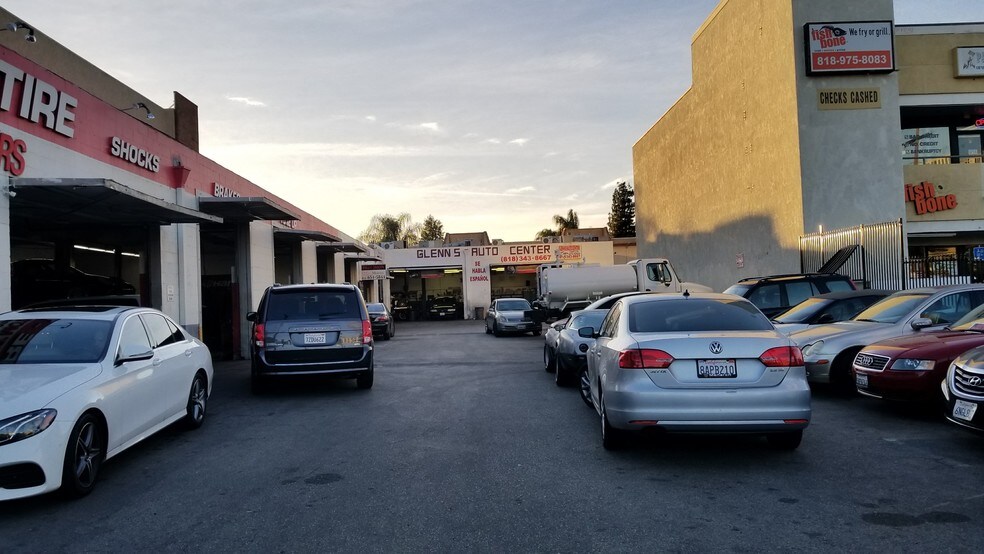 More Photos Of 5569 Reseda Blvd, Tarzana Auto Repair For Lease