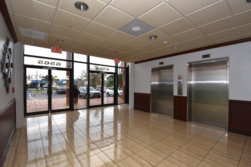 More Photos Of 6565 Taft St, Hollywood Schools For Lease