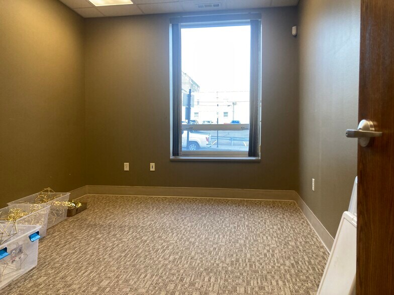 More Photos Of 105 1st St SE, Minot Apartments For Lease