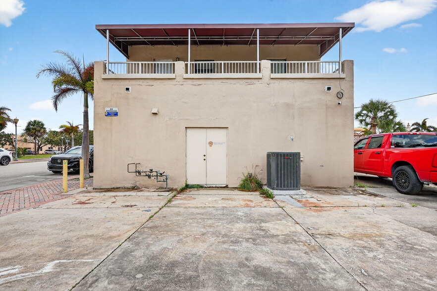 More Photos Of 129 N 5th St, Fort Pierce Storefront Retail Residential For Sale